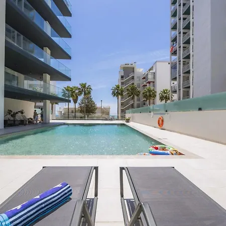 Luxurious Beachside With Pool & Seaview Appartement *