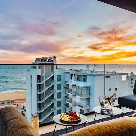 Luxurious Beachside With Pool & Seaview Appartement *