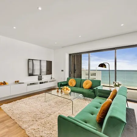 Luxurious Beachside With Pool & Seaview Appartement Quarteira